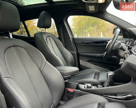 Черный БМВ X2, объемом двигателя 2 л и пробегом 60 тыс. км за 22800 $, фото 25 на Automoto.ua