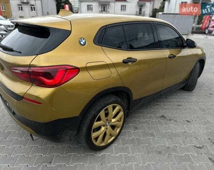 Жовтий БМВ X2, об'ємом двигуна 2 л та пробігом 63 тис. км за 18850 $, фото 28 на Automoto.ua