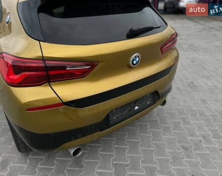 Жовтий БМВ X2, об'ємом двигуна 2 л та пробігом 63 тис. км за 18850 $, фото 25 на Automoto.ua