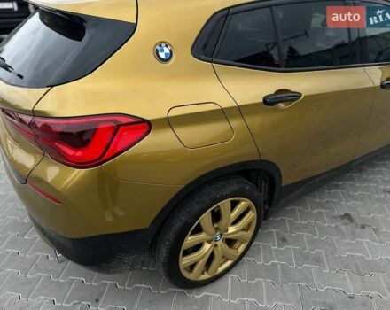 Жовтий БМВ X2, об'ємом двигуна 2 л та пробігом 63 тис. км за 18850 $, фото 27 на Automoto.ua