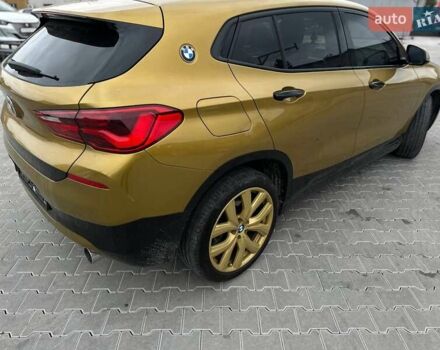 Жовтий БМВ X2, об'ємом двигуна 2 л та пробігом 63 тис. км за 18850 $, фото 29 на Automoto.ua