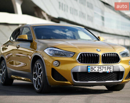 Желтый БМВ X2, объемом двигателя 2 л и пробегом 66 тыс. км за 33500 $, фото 5 на Automoto.ua