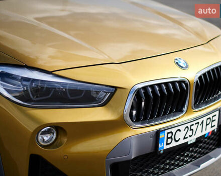 Желтый БМВ X2, объемом двигателя 2 л и пробегом 66 тыс. км за 33500 $, фото 10 на Automoto.ua