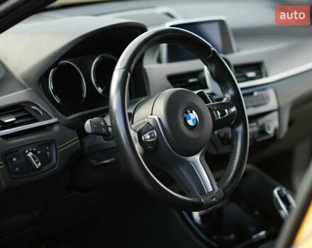 Желтый БМВ X2, объемом двигателя 2 л и пробегом 66 тыс. км за 33500 $, фото 14 на Automoto.ua