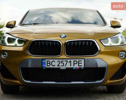 Желтый БМВ X2, объемом двигателя 2 л и пробегом 66 тыс. км за 33500 $, фото 1 на Automoto.ua