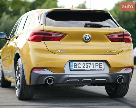 Желтый БМВ X2, объемом двигателя 2 л и пробегом 66 тыс. км за 33500 $, фото 9 на Automoto.ua