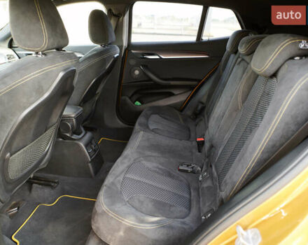 Желтый БМВ X2, объемом двигателя 2 л и пробегом 66 тыс. км за 33500 $, фото 21 на Automoto.ua