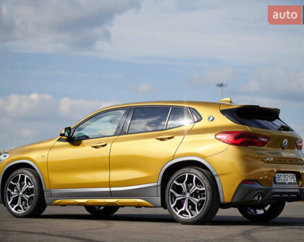 Желтый БМВ X2, объемом двигателя 2 л и пробегом 66 тыс. км за 33500 $, фото 8 на Automoto.ua