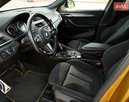 Желтый БМВ X2, объемом двигателя 2 л и пробегом 66 тыс. км за 33500 $, фото 19 на Automoto.ua