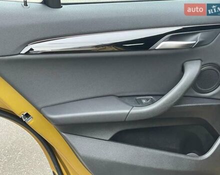 Жовтий БМВ X2, об'ємом двигуна 1.5 л та пробігом 35 тис. км за 34283 $, фото 60 на Automoto.ua