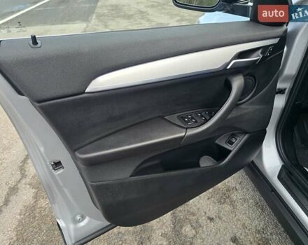Сірий БМВ X2, об'ємом двигуна 2 л та пробігом 57 тис. км за 21499 $, фото 35 на Automoto.ua