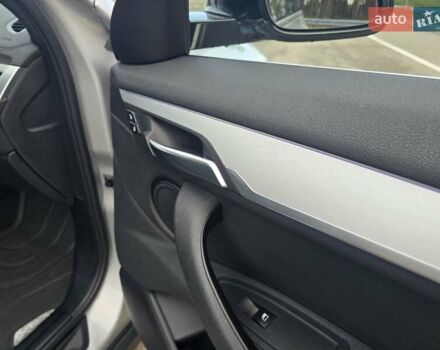 Сірий БМВ X2, об'ємом двигуна 2 л та пробігом 57 тис. км за 21499 $, фото 59 на Automoto.ua