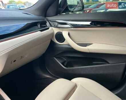 Серый БМВ X2, объемом двигателя 2 л и пробегом 64 тыс. км за 19640 $, фото 32 на Automoto.ua