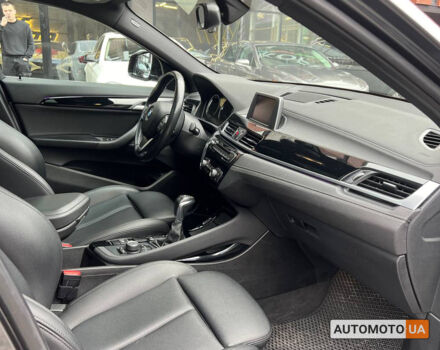 Сірий БМВ X2, об'ємом двигуна 2 л та пробігом 43 тис. км за 28000 $, фото 13 на Automoto.ua