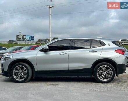 Серый БМВ X2, объемом двигателя 2 л и пробегом 64 тыс. км за 19640 $, фото 3 на Automoto.ua