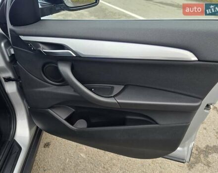 Сірий БМВ X2, об'ємом двигуна 2 л та пробігом 57 тис. км за 21499 $, фото 58 на Automoto.ua