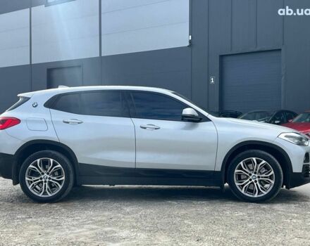 Сірий БМВ X2, об'ємом двигуна 2 л та пробігом 64 тис. км за 19640 $, фото 9 на Automoto.ua