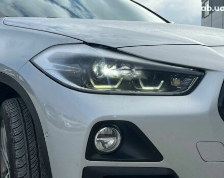 Сірий БМВ X2, об'ємом двигуна 2 л та пробігом 64 тис. км за 19640 $, фото 12 на Automoto.ua