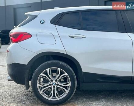 Серый БМВ X2, объемом двигателя 2 л и пробегом 64 тыс. км за 19640 $, фото 8 на Automoto.ua