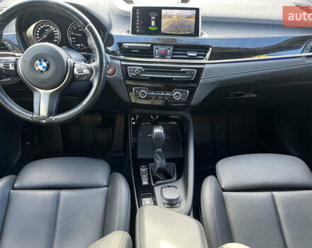 Серый БМВ X2, объемом двигателя 2 л и пробегом 87 тыс. км за 24000 $, фото 22 на Automoto.ua