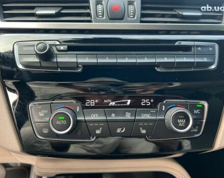 Сірий БМВ X2, об'ємом двигуна 2 л та пробігом 64 тис. км за 19640 $, фото 29 на Automoto.ua