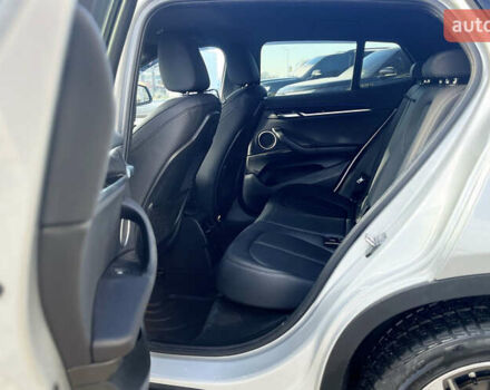 Серый БМВ X2, объемом двигателя 2 л и пробегом 87 тыс. км за 24000 $, фото 26 на Automoto.ua