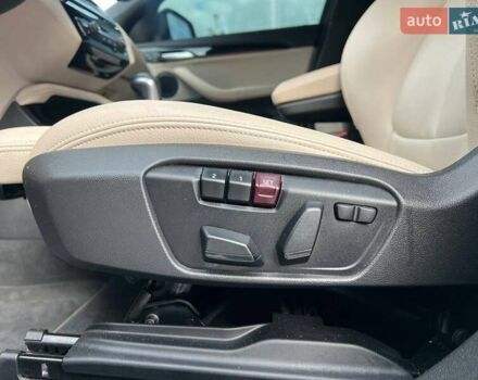 Серый БМВ X2, объемом двигателя 2 л и пробегом 64 тыс. км за 19640 $, фото 19 на Automoto.ua