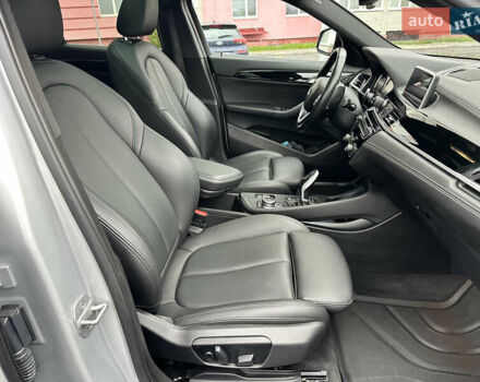 Серый БМВ X2, объемом двигателя 2 л и пробегом 81 тыс. км за 22900 $, фото 65 на Automoto.ua