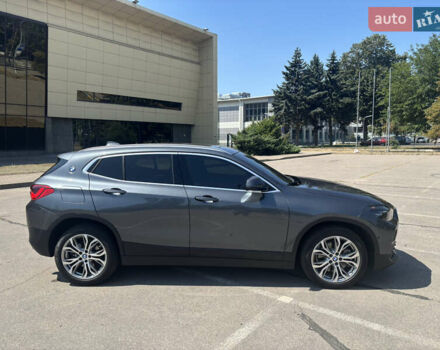 Серый БМВ X2, объемом двигателя 2 л и пробегом 28 тыс. км за 24500 $, фото 6 на Automoto.ua