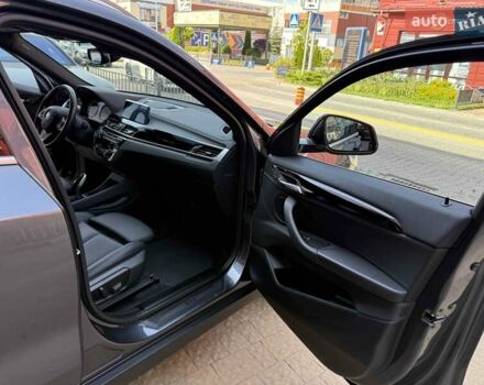 Сірий БМВ X2, об'ємом двигуна 2 л та пробігом 36 тис. км за 22900 $, фото 37 на Automoto.ua