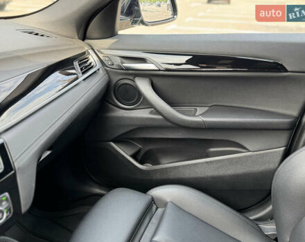 Серый БМВ X2, объемом двигателя 2 л и пробегом 63 тыс. км за 27300 $, фото 24 на Automoto.ua