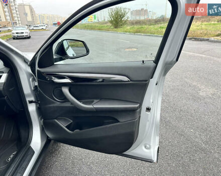 Серый БМВ X2, объемом двигателя 2 л и пробегом 81 тыс. км за 22900 $, фото 63 на Automoto.ua
