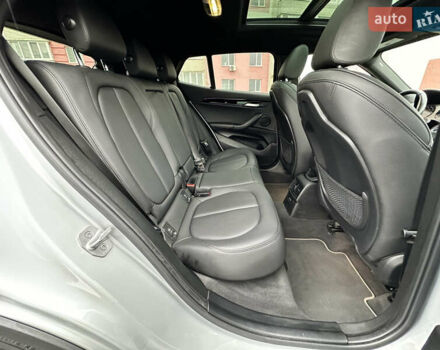 Серый БМВ X2, объемом двигателя 2 л и пробегом 81 тыс. км за 22900 $, фото 62 на Automoto.ua