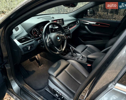 Серый БМВ X2, объемом двигателя 2 л и пробегом 89 тыс. км за 25500 $, фото 32 на Automoto.ua