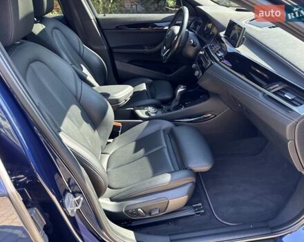 Синій БМВ X2, об'ємом двигуна 2 л та пробігом 95 тис. км за 23700 $, фото 29 на Automoto.ua