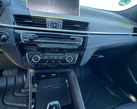 Синий БМВ X2, объемом двигателя 2 л и пробегом 140 тыс. км за 26000 $, фото 26 на Automoto.ua