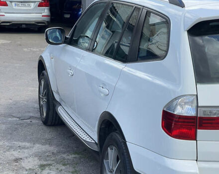 Білий БМВ Х3, об'ємом двигуна 2 л та пробігом 319 тис. км за 11000 $, фото 5 на Automoto.ua