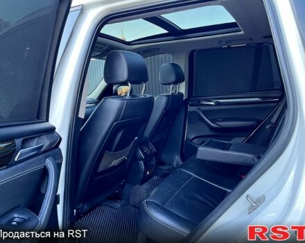Білий БМВ Х3, об'ємом двигуна 3 л та пробігом 240 тис. км за 14000 $, фото 11 на Automoto.ua
