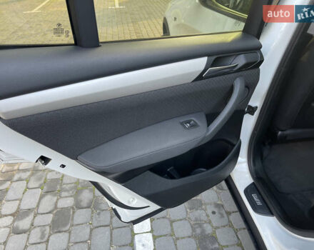 Білий БМВ Х3, об'ємом двигуна 2 л та пробігом 188 тис. км за 19800 $, фото 7 на Automoto.ua