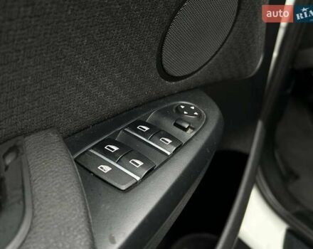 Білий БМВ Х3, об'ємом двигуна 2 л та пробігом 274 тис. км за 17999 $, фото 14 на Automoto.ua