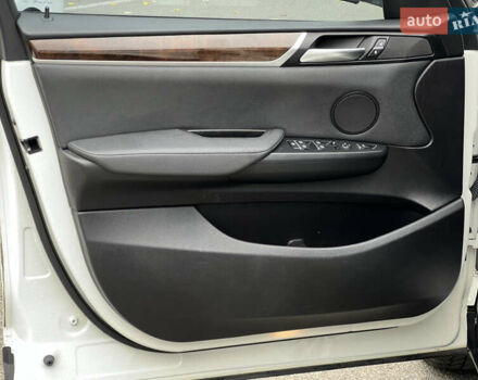 Білий БМВ Х3, об'ємом двигуна 2 л та пробігом 185 тис. км за 15700 $, фото 28 на Automoto.ua
