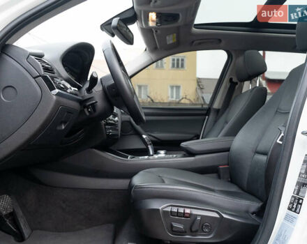 Белый БМВ Х3, объемом двигателя 2 л и пробегом 123 тыс. км за 23300 $, фото 26 на Automoto.ua