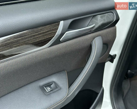 Білий БМВ Х3, об'ємом двигуна 2 л та пробігом 54 тис. км за 22500 $, фото 34 на Automoto.ua