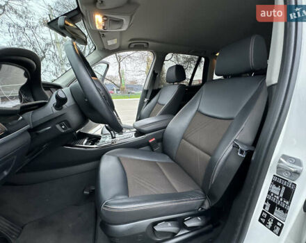 Білий БМВ Х3, об'ємом двигуна 2 л та пробігом 54 тис. км за 22500 $, фото 54 на Automoto.ua