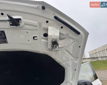 Белый БМВ Х3, объемом двигателя 2 л и пробегом 115 тыс. км за 17800 $, фото 40 на Automoto.ua