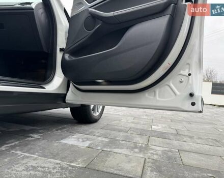 Белый БМВ Х3, объемом двигателя 2 л и пробегом 98 тыс. км за 31000 $, фото 4 на Automoto.ua