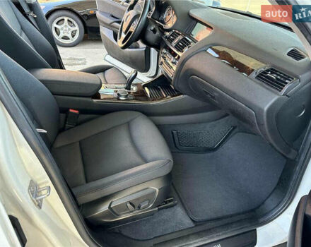 Белый БМВ Х3, объемом двигателя 2 л и пробегом 79 тыс. км за 3000 $, фото 13 на Automoto.ua