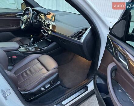 Белый БМВ Х3, объемом двигателя 2 л и пробегом 165 тыс. км за 27500 $, фото 19 на Automoto.ua