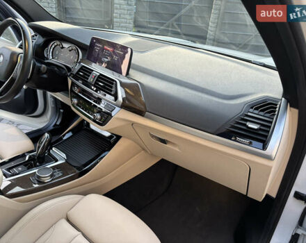 Белый БМВ Х3, объемом двигателя 2 л и пробегом 79 тыс. км за 26700 $, фото 26 на Automoto.ua