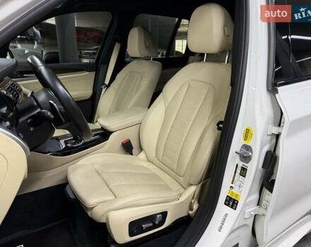 Белый БМВ Х3, объемом двигателя 3 л и пробегом 111 тыс. км за 34500 $, фото 18 на Automoto.ua